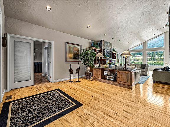 4th image of 1037 Terrace View Dr