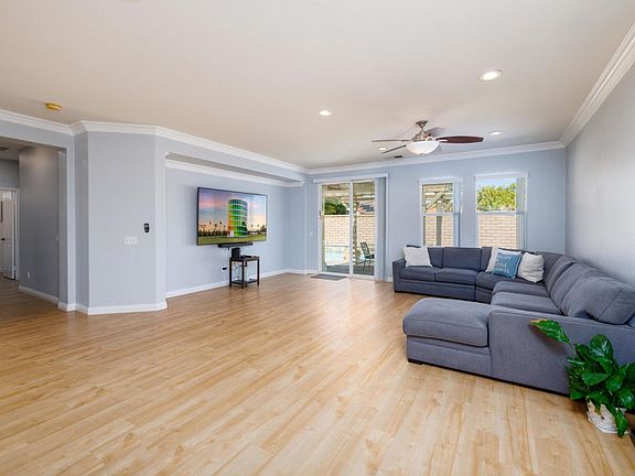 4th image of 82134 Dunn Dr