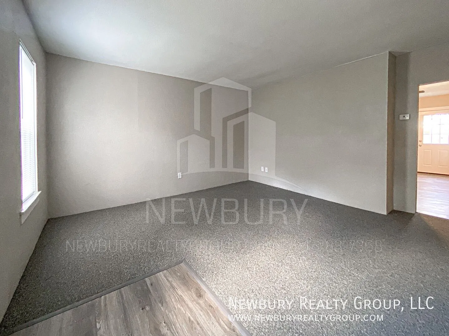 Charming 2 Bedroom, Townhouse Style Apartment - A Must See! — Photo 2