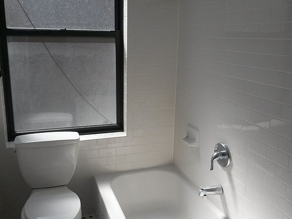 3rd image of 901 Washington Ave APT 2K