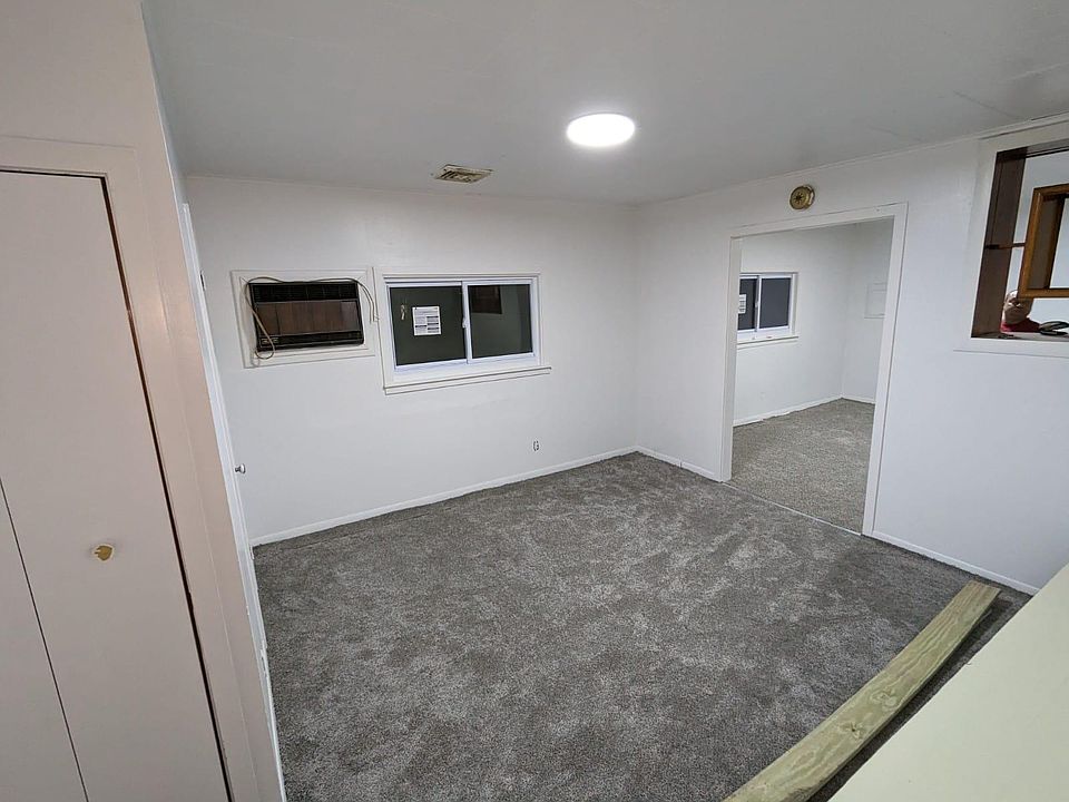 1st image of 39 Koons Ave