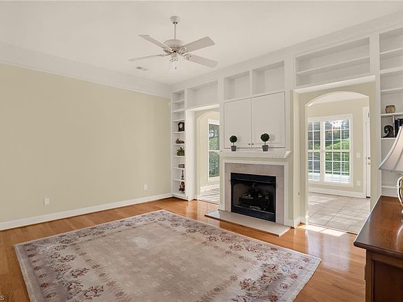 2nd image of 2417 Old Towne Dr