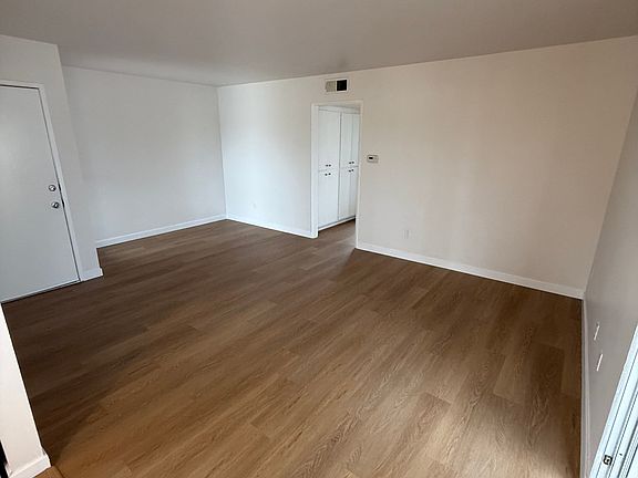 5th image of 8627 Glenhaven St #8627