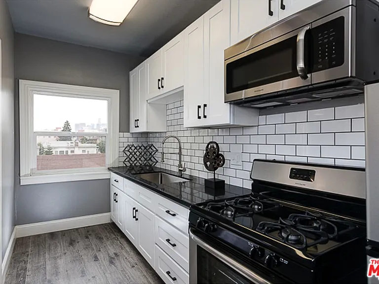 2921 Francis Ave., Los Angeles — Photo 3