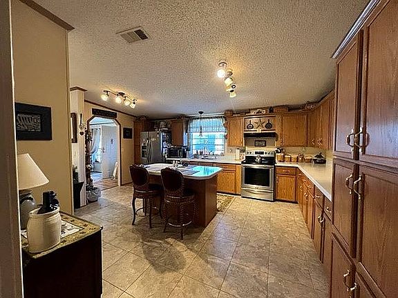 2nd image of 487 Honeysuckle Dr