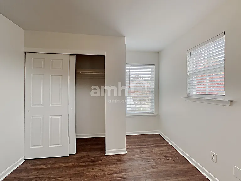 407 Howell Xing — Photo 18