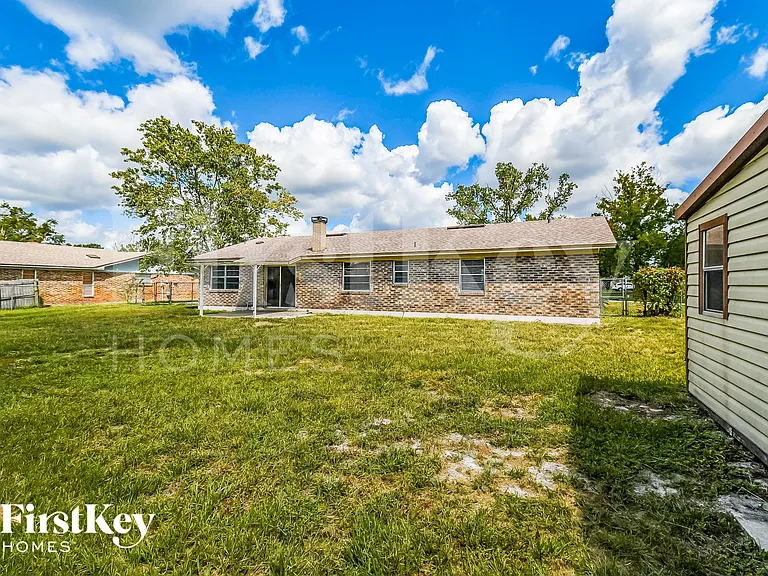 8102 Birds Foot Ln — Photo 15