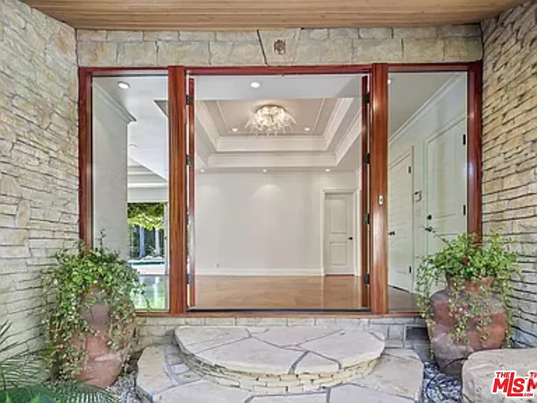1681 Stone Canyon Rd — Photo 10
