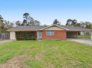 123 Espana Park Dr, Waveland, MS 39576