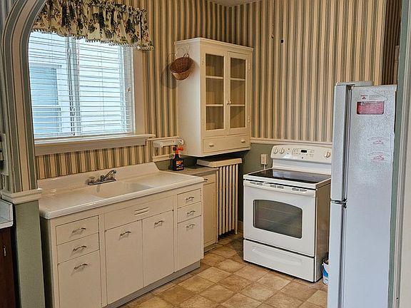 5th image of 2914 Northumberland Ave