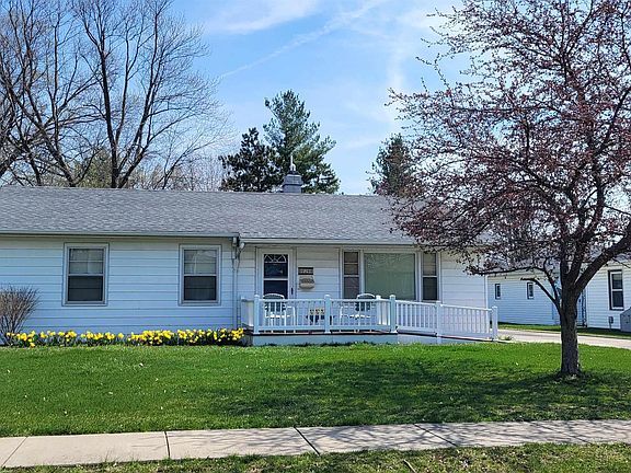 4th image of 929 Hawkinson Ave