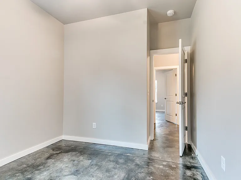 9602 SE 4th St — Photo 9