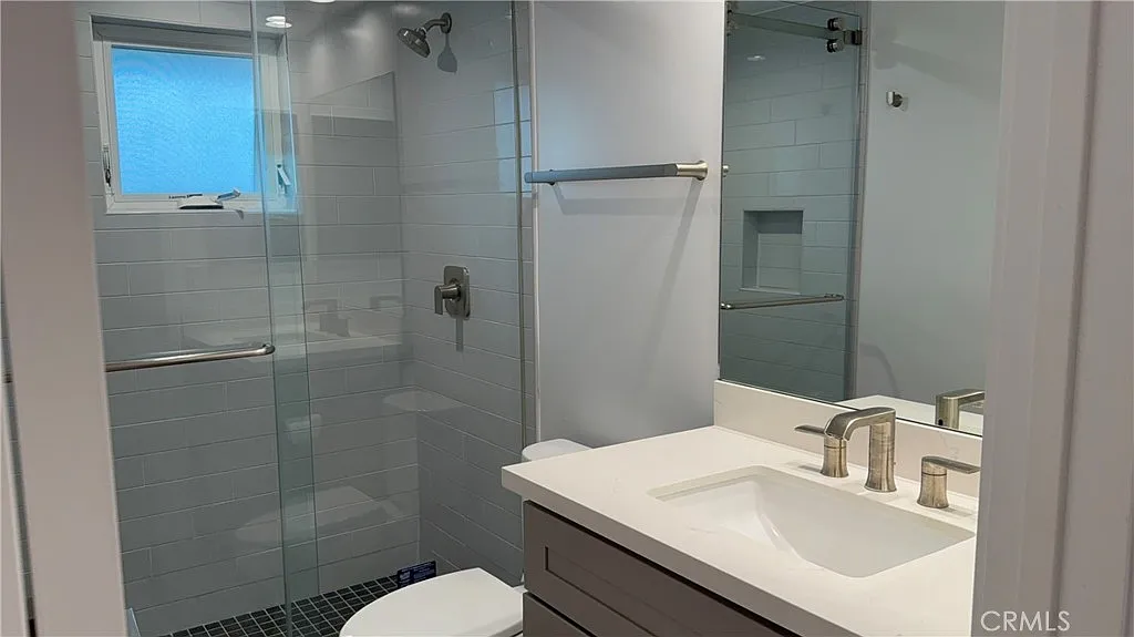 2 bed, 1200 sqft, $5,200 — Photo 4