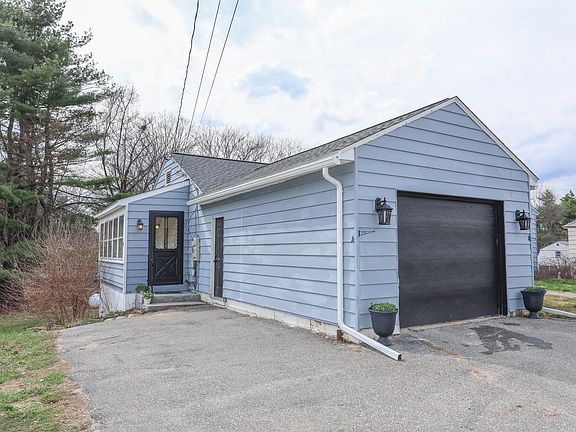 3rd image of 35 Indian Ridge Road