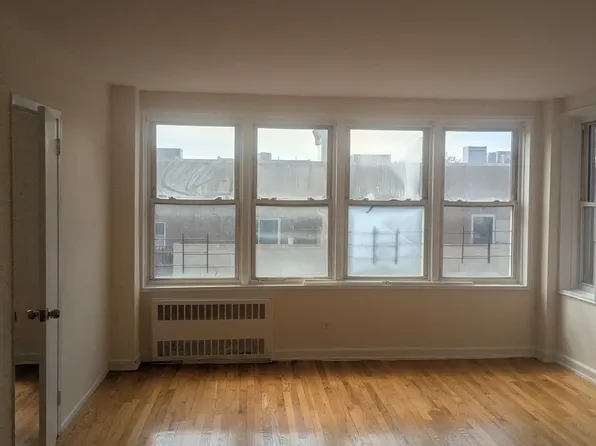 4052 75th St APT 4G, Elmhurst, NY 11373