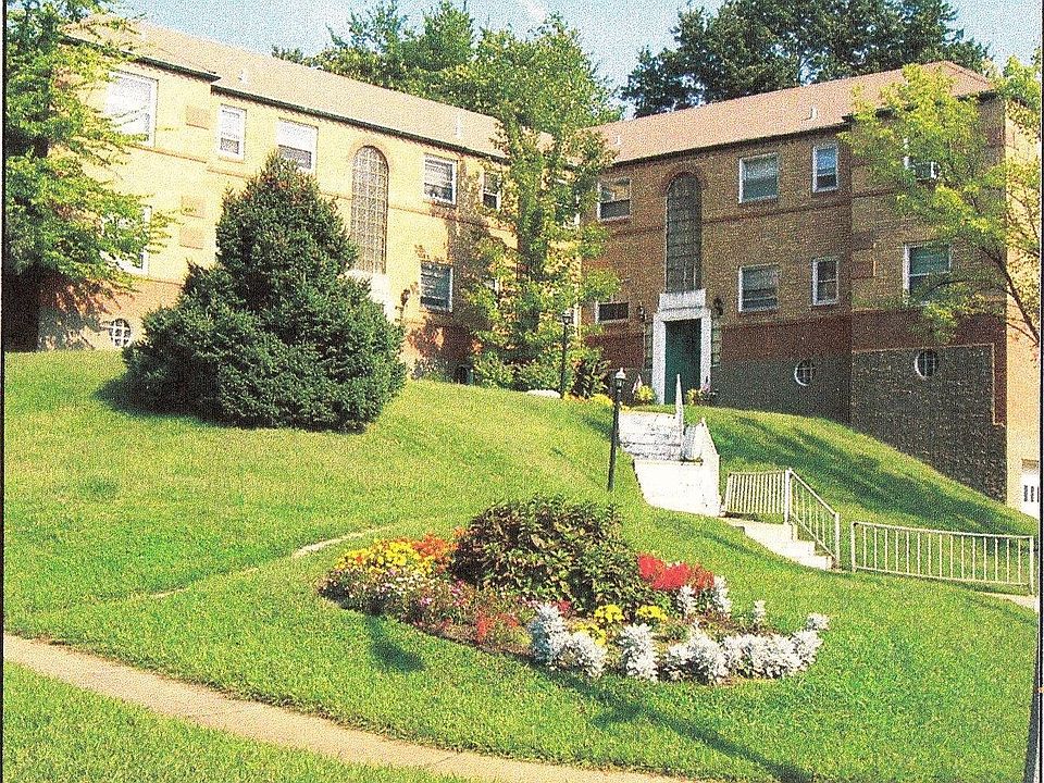 1st image of 1265 Moorlands Dr APT G