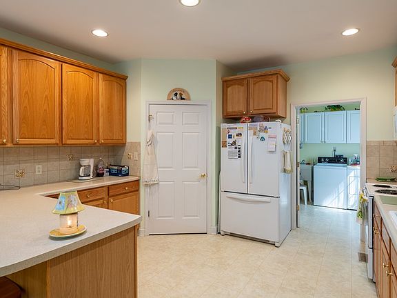 5th image of 68 Great Creek Ct