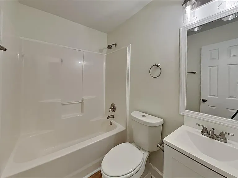530 Alcovy Springs Dr — Photo 18