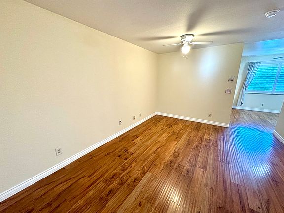 4th image of 12251 Moorpark St APT 106