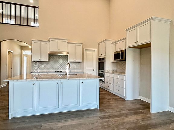 3rd image of 2221 Shay Ct