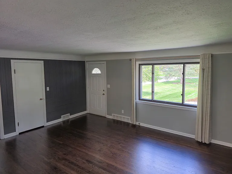 10842 W 130th St #1 — Photo 5