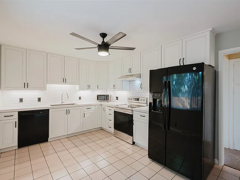 3260 E Cummings Rd — Photo 4