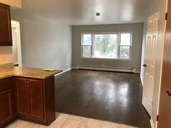 4th image of 340 S Cass Ave
