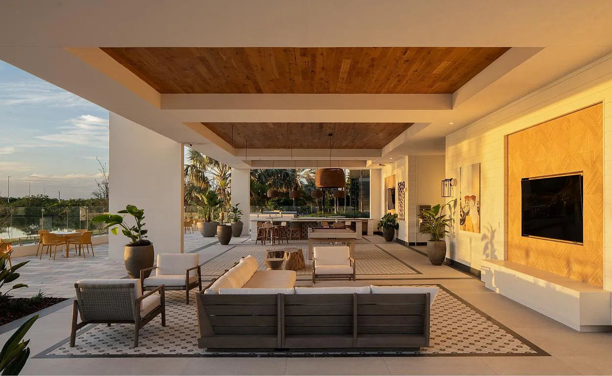 NOVEL Beach Park by Crescent Communities — Photo 4