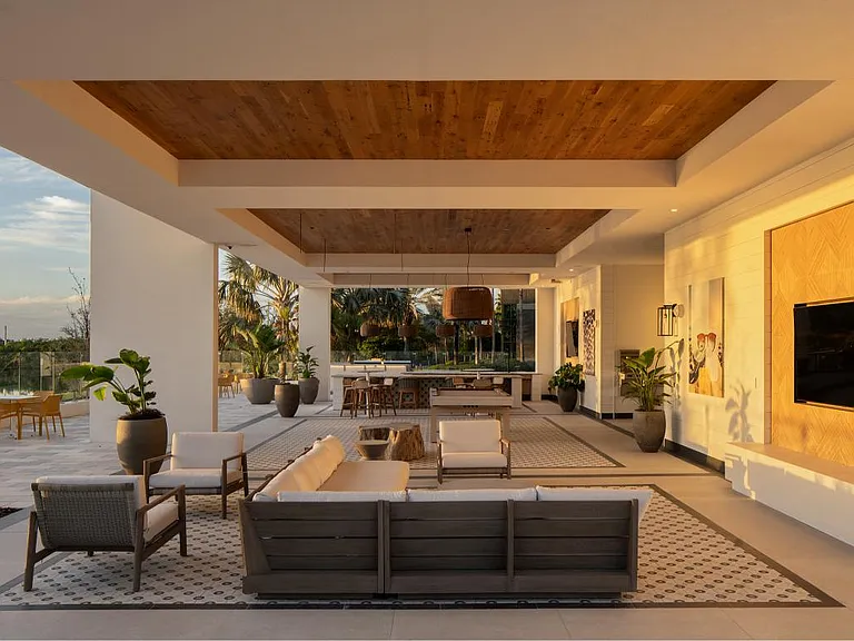 NOVEL Beach Park by Crescent Communities — Photo 4