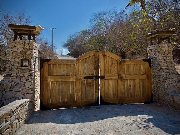5th image of Km 1 Villa Del Mar Rd