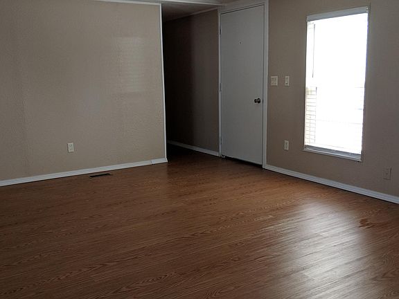 5th image of 320 N Adam Dr