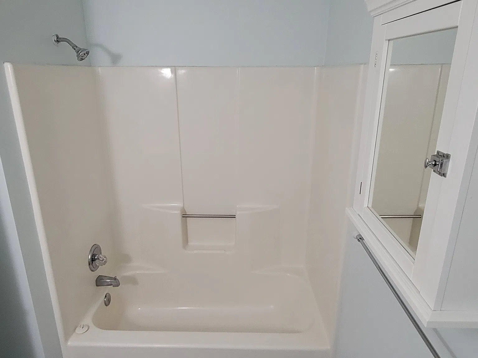 2 bed, 984 sqft, $1,750 — Photo 2