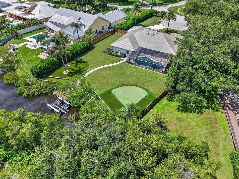 18246 River Oaks Cir