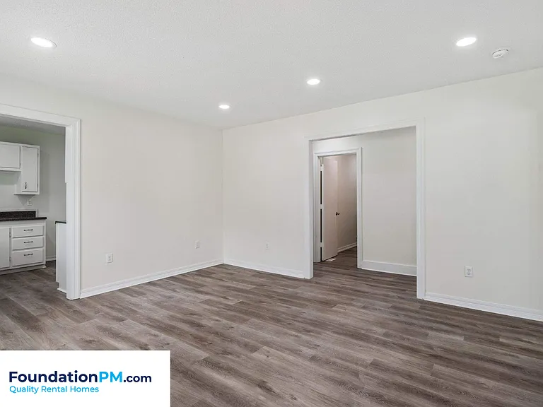 3749 Rhea Ave — Photo 6