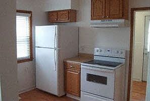 Kitchen w/ new appl.
