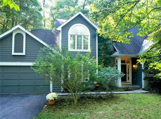 1155 Wellington Dr, Victor, NY 14564