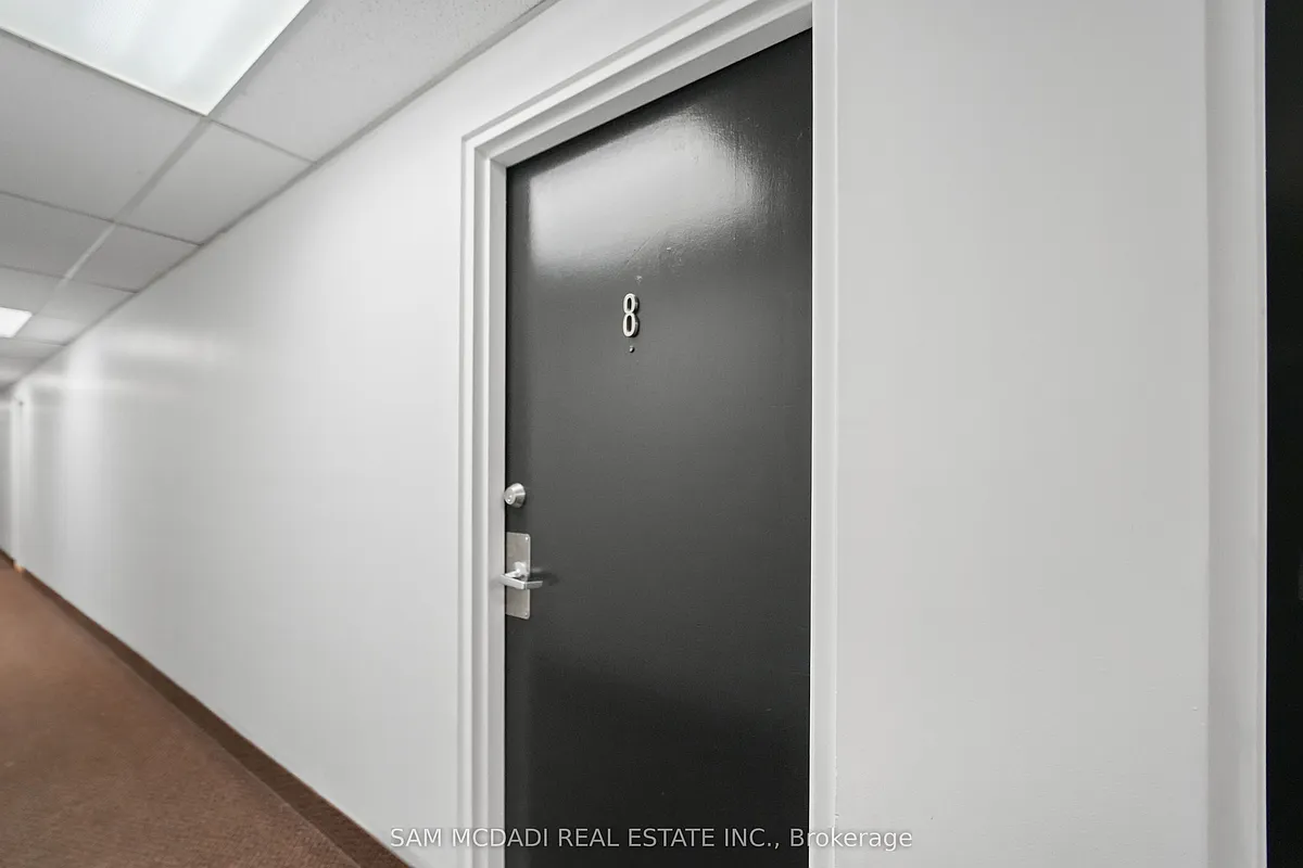 Building Photo - 130 King St E #8