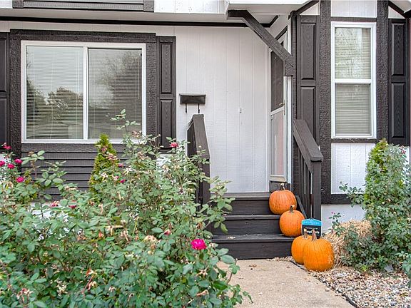 2nd image of 10925 McKinley Ave