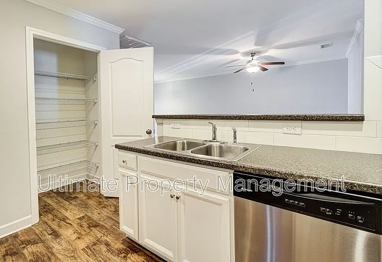 1071 Bridgeport Way — Photo 5