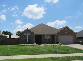 4071 Green Side Ln, Springdale, AR 72762