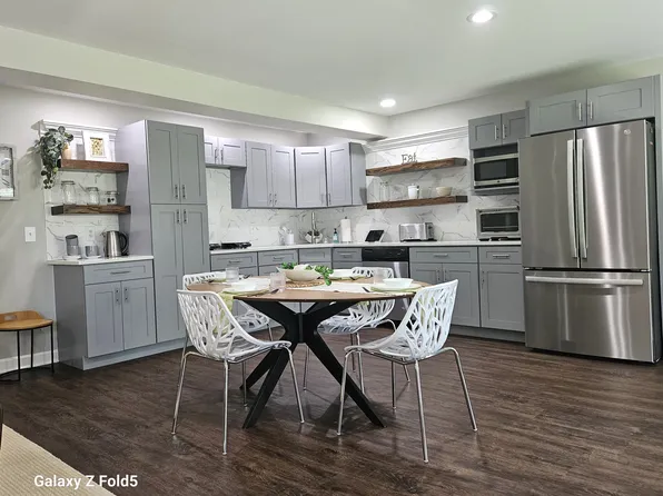 7019 Lucknow St, Gainesville, VA 20155