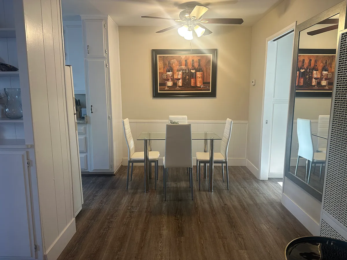 Dining area - 4473 41st St #2