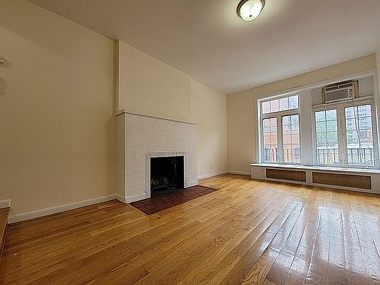 1st image of 163 E 36th St #5X