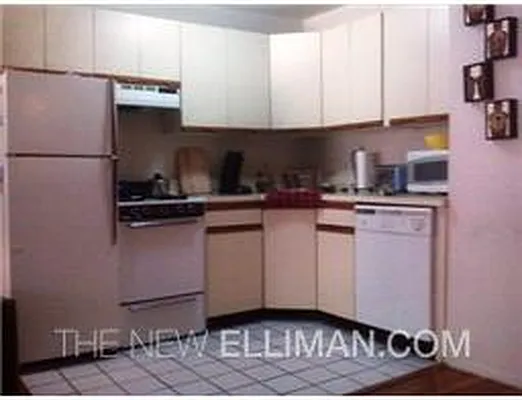 Rented by Douglas Elliman | media 23