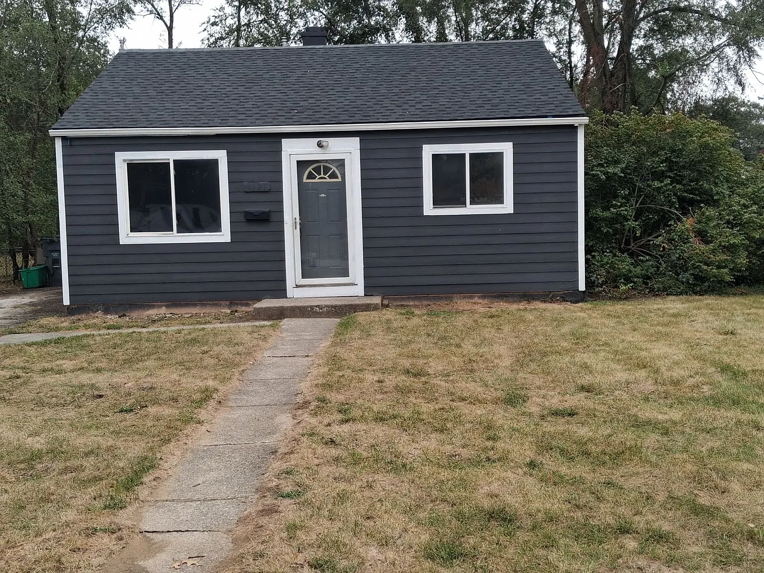 2 bed, 650 sqft, $1,700 — Photo 2