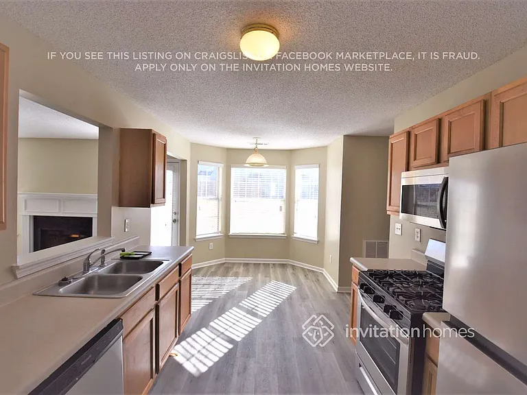 3563 Creekview Dr — Photo 4