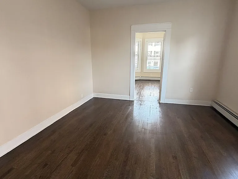 373-375 Blatchley Ave #1A — Photo 4
