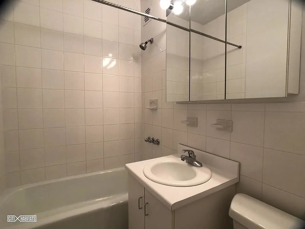 Building Photo - 117 W 58th St #10-D