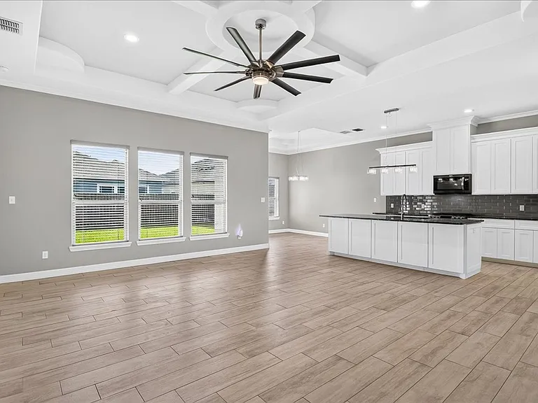 6718 Stuyvesant Ct — Photo 6