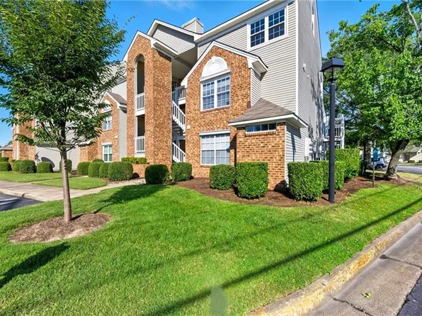 4165 Laurel Green Cir, Virginia Beach, VA 23456
